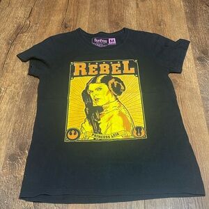 🖤Princess Leah rebel T-shirt size medium pit to pit 18 black🖤